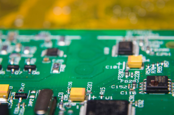 Reparo de placas eletrônicas: recupere seu equipamento com segurança e precisão